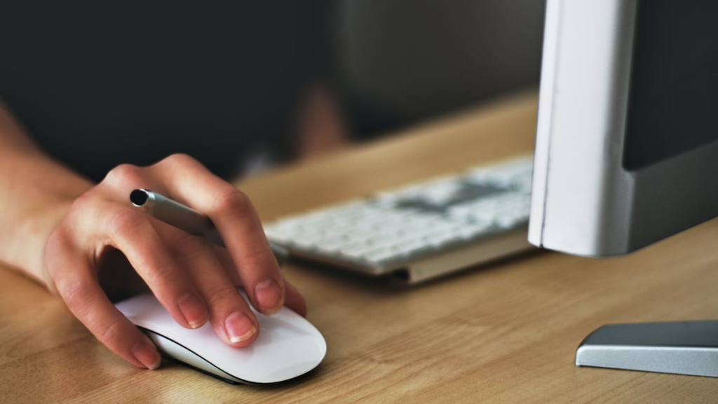 Don’t fall for tax clickbait: how to spot dubious financial advice online