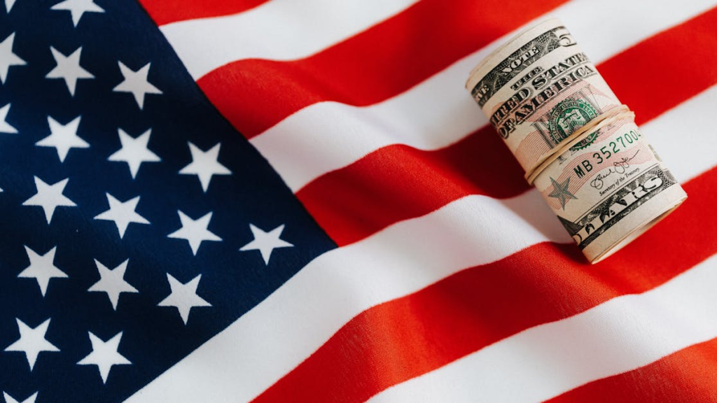 Choosing between donor-advised funds and private foundations